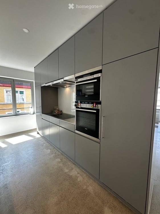 Geräumige, schöne und moderne 4,5-Zimmer-Wohnung im pulsierenden 6. Bezirk von Zürich 8