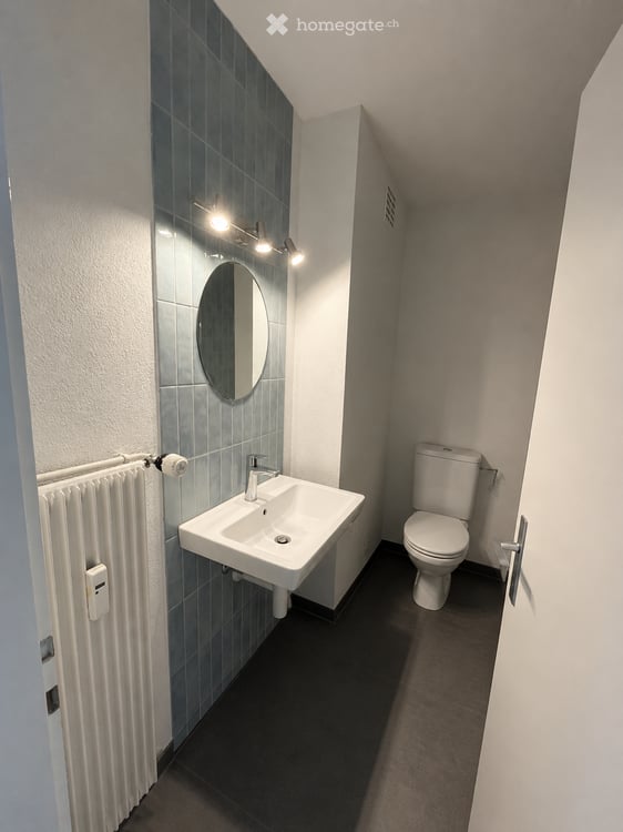 Helle und gepflegte 5.5-Zimmer-Wohnung mit zwei Balkonen 13