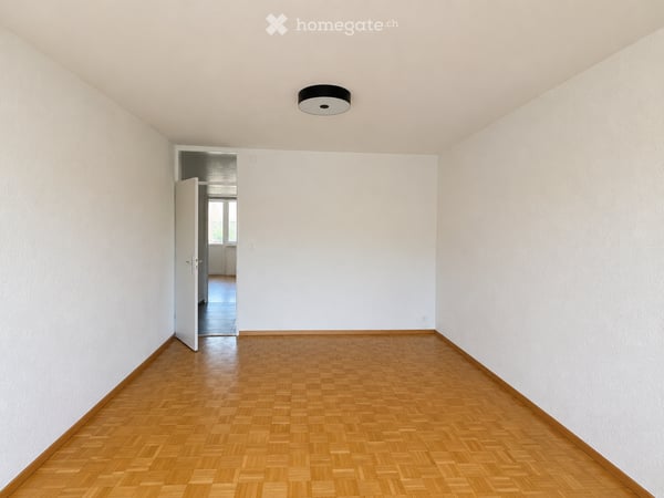 Helle und gepflegte 5.5-Zimmer-Wohnung mit zwei Balkonen 2