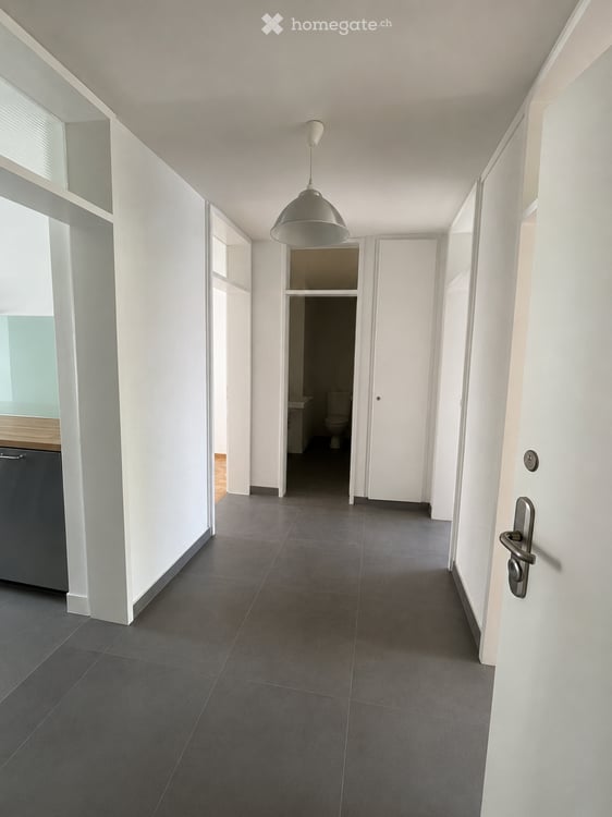 Helle und gepflegte 5.5-Zimmer-Wohnung mit zwei Balkonen 12