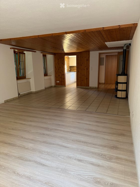 Helle 4.5-Zimmer-Wohnung mit Balkon in ruhiger Lage – Beggingen 2