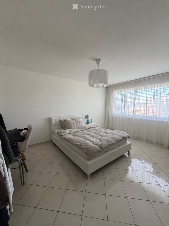 Helle 2.5‑Zimmer‑Wohnung mit Balkon, Fernsicht und moderner Küche 5