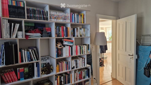 Wunderschön renovierte Altbauwohnung im Stauffacher Quartier 4