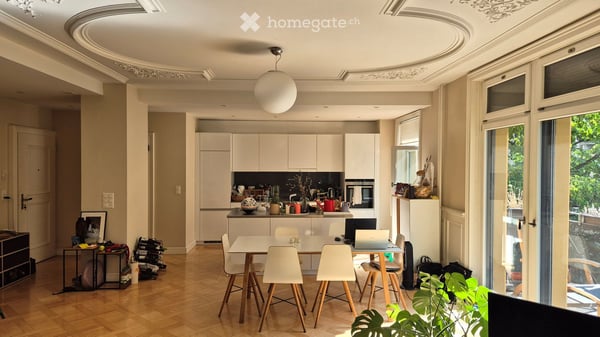 Wunderschön renovierte Altbauwohnung im Stauffacher Quartier 2