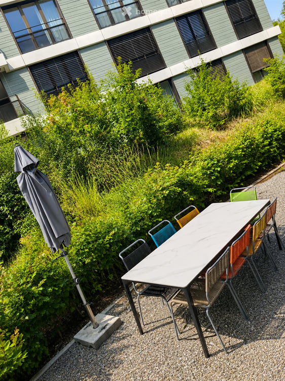 4.5-Zimmer-Gartenwohnung mit 118.5 m² Wohnfläche, 40 m² Privatgarten, 18.4 m² grossen Sitzplatz 2