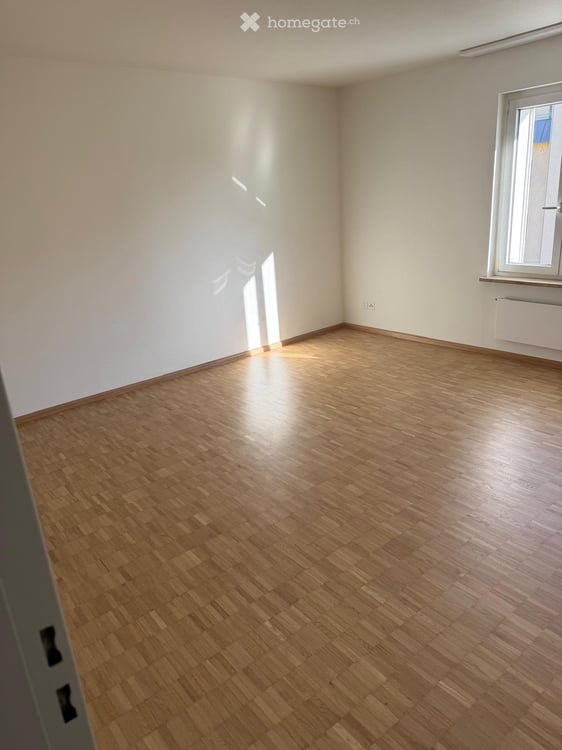 Moderne 3-Zimmer-Wohnung mit Balkon an der Hauptstrasse in Birsfelden 2