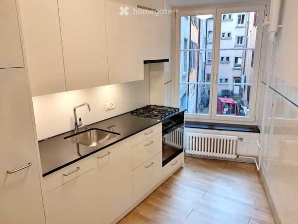 Charmante 3.5-Zimmer-Altbauwohnung an der Brunngasse 1, Zürich 8001 (zentrale und belebte Wohnlage) 2