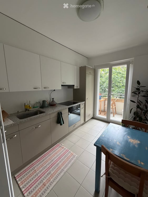 Charmant appartement de 2.5 pièces avec 2 balcons – Avenue de Montchoisi, Lausanne 3