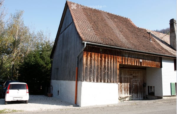 Liebhaberobjekt direkt am Bach mit grossem Garten, Scheune und eigenem Badeplatz 5