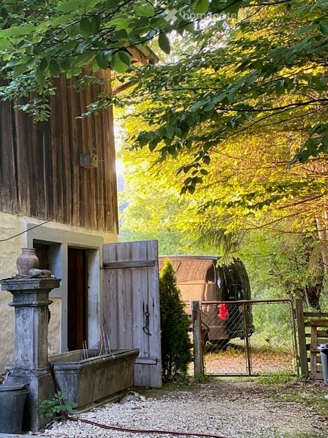 Liebhaberobjekt direkt am Bach mit grossem Garten, Scheune und eigenem Badeplatz 30