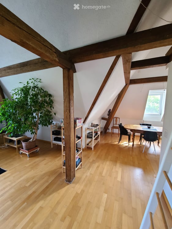 Charmante 3.5-Zimmer-Dachwohnung mit Balkon und schöner Aussicht in Olten 4