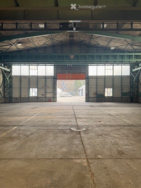 Lager-/Fabrikhalle mit einer Fläche von 2856 m2 in Biel/Bienne 3