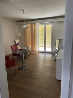 Gemütliche 2.5-Zimmer-Wohnung mit Balkon in Zürich-Friesenberg 9