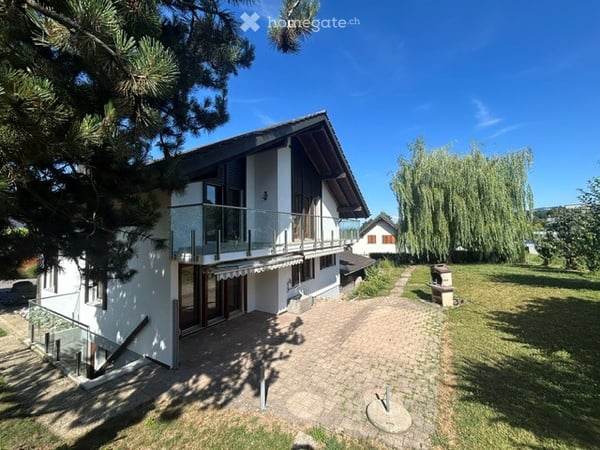Freistehendes 6½-Zimmer-Einfamilienhaus mit grossem Garten und Ausbaupotenzial in Berg SG 2