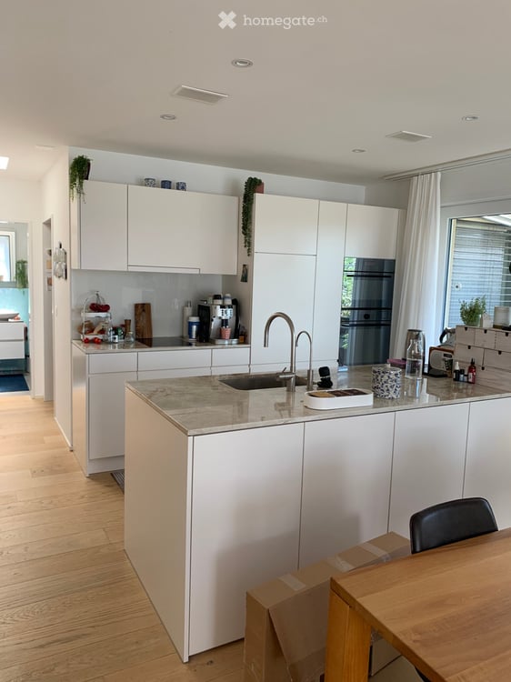 Charmante 2.5-Zimmer-Dachwohnung in Hettlingen – Modern, Ruhig & Tierfreundlich 2