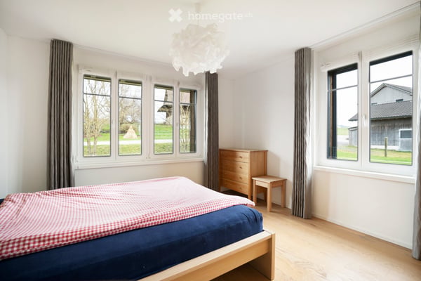 Moderne 3.5-Zimmer-Wohnung mit Balkon und Bergblick in Rifferswil 3