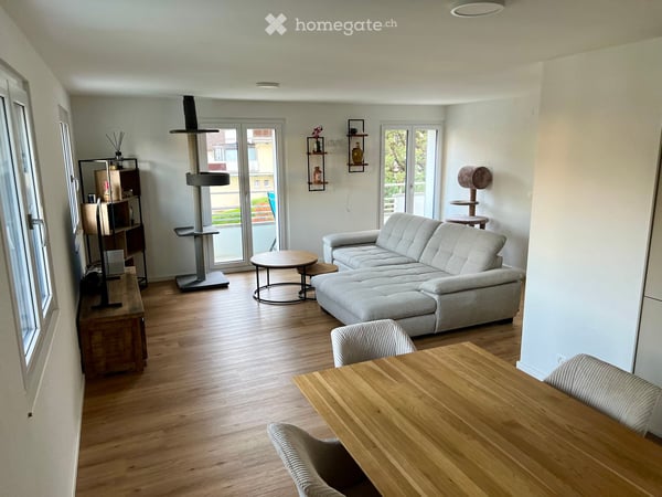 Appartement de 4.5 pièces rénové avec balcon à Monthey 2