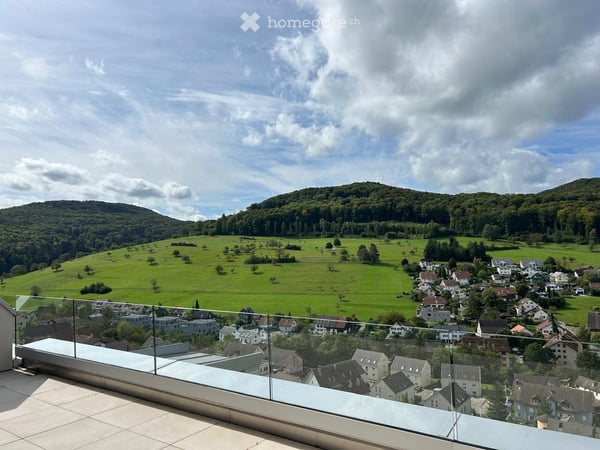 Hochwertige 4.5-Zimmer-Attikawohnung mit einzigartigem Ausblick und Aussen-Whirlpool