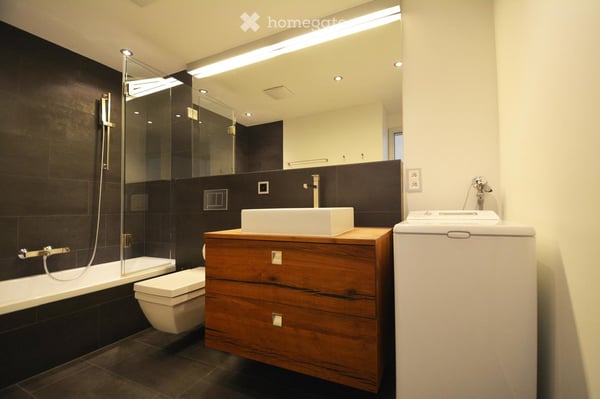 Helle 1.5-Zimmer-Erstwohnung ( 31/2 Zimmer Wohnung plus Studio mit separatem Eingang ) 2