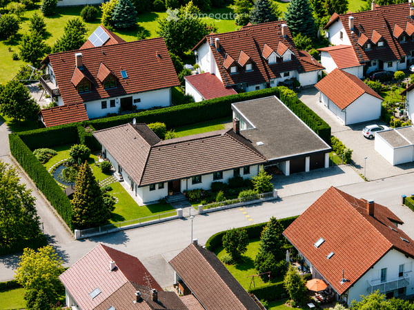 Seltene Gelegenheit nahe Schaffhausen: Bungalow mit Wohnstudio und Indoor-Pool-Potenzial