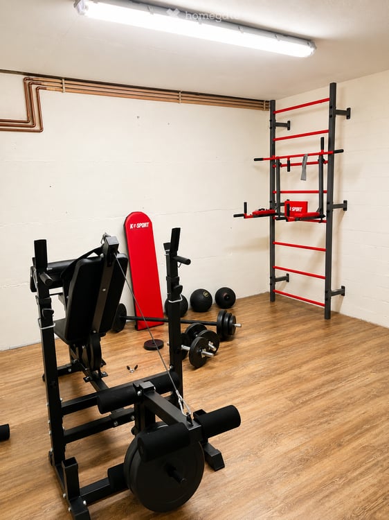 Seltene Gelegenheit nahe Schaffhausen: Bungalow mit Wohnstudio und Indoor-Pool-Potenzial 10