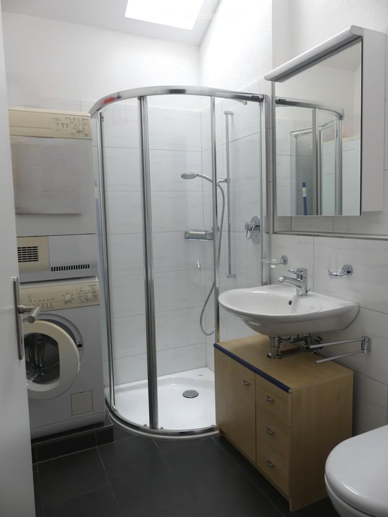 Mehr Platz als erwartet: 2½-Zimmer-Wohnung mit 2 Balkonen & ausgebautem Reduit (16 m²) 8