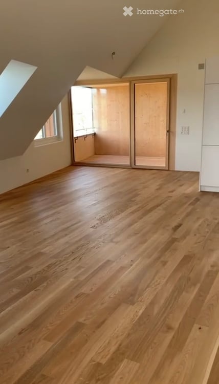 Helle 2-Zimmer-Loftwohnung mit Balkon