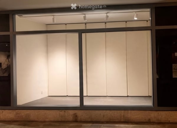 attraktives Schaufenster in der Unterführung Metalli Zentrum 3
