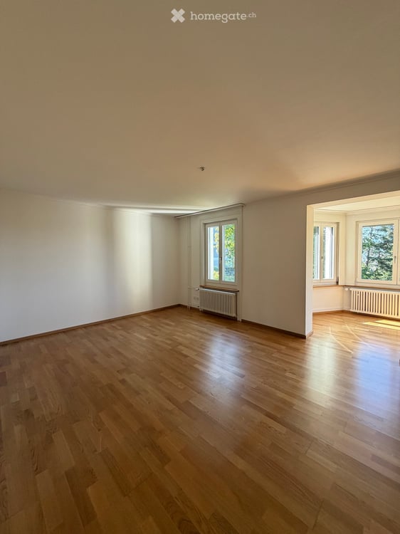 Charmante renovierte 3.5-Zimmer-Altbauwohnung mit Balkon und Aussicht in Zürich-Höngg 3