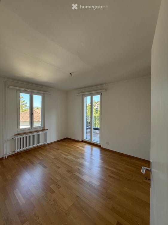 Charmante renovierte 3.5-Zimmer-Altbauwohnung mit Balkon und Aussicht in Zürich-Höngg 6