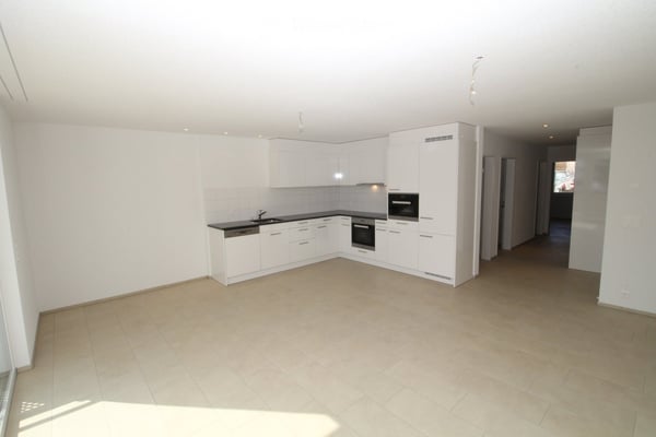 Helle 3.5-Zimmer-Wohnung mit Balkon und schöner Aussicht in Bonstetten