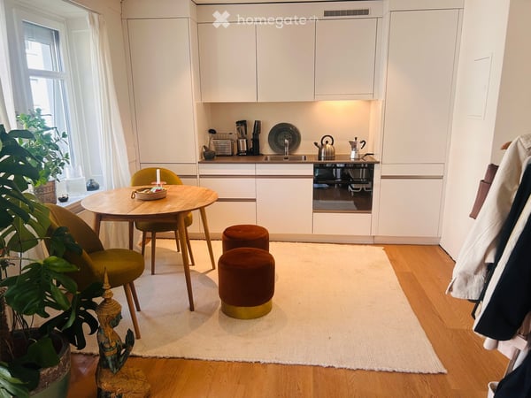 Charmantes urbanes Studio mit Balkon im Herzen von Zürich – Zähringerstrasse 6 1