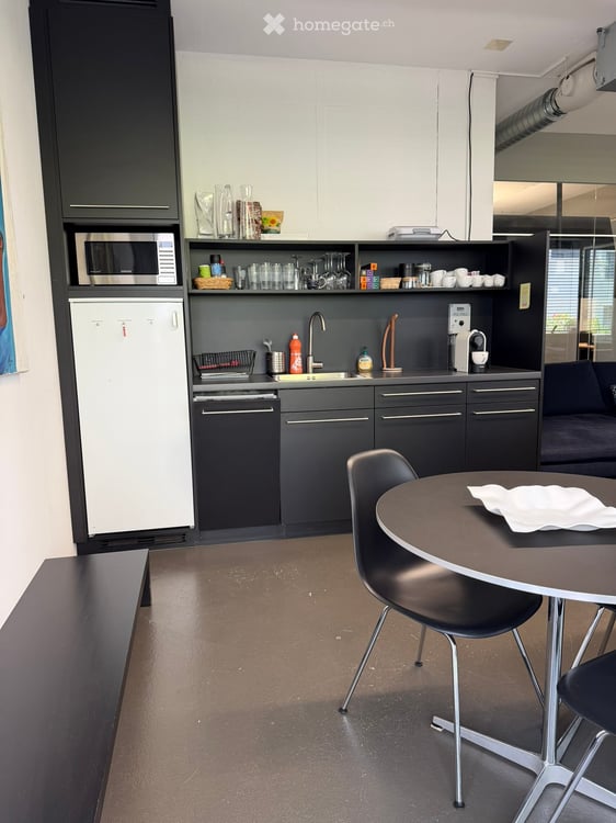 Modernes Büro an der Flüelastrasse in Zürich-Albisrieden 6
