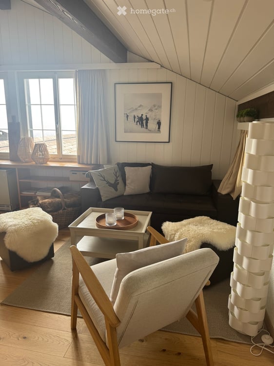 Charmante 4.5-Zimmer-Altbauwohnung mit Bergblick in Morissen
