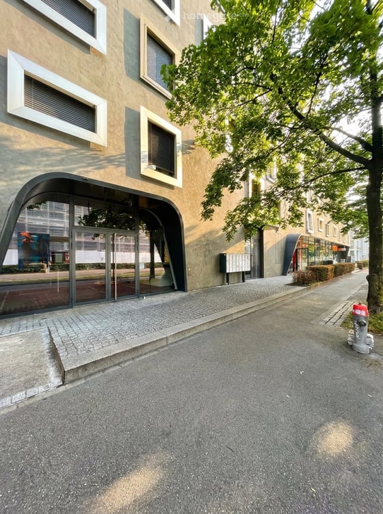 Modernes Ladenlokal an der Badenerstrasse in Zürich – 110 m² im Erdgeschoss