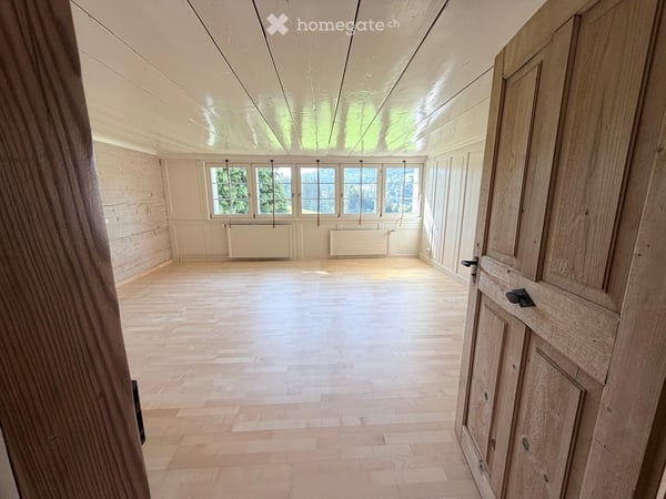 Grosszügige 5-Zimmer-Altbau-Dachwohnung mit Charakter und Naturverbundenheit ab sofort zu vermieten 9