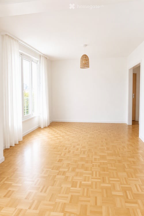 Unique: charmant 3.5 pièces à Bôle avec vue sur le lac et grand jardin, disponible immédiatement 6