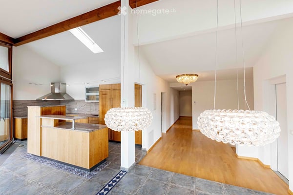 Grosszügige 5-Zimmer-Dachwohnung an der Hauptstrasse in Wollerau mit See- und Bergsicht 4