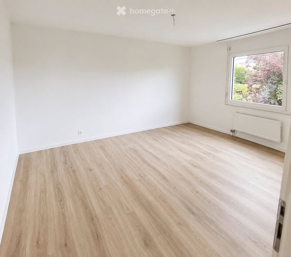 5,5 pièces entièrement rénové avec balcon à Neuchâtel – 4 chambres | 2 salles de bain complètes 4