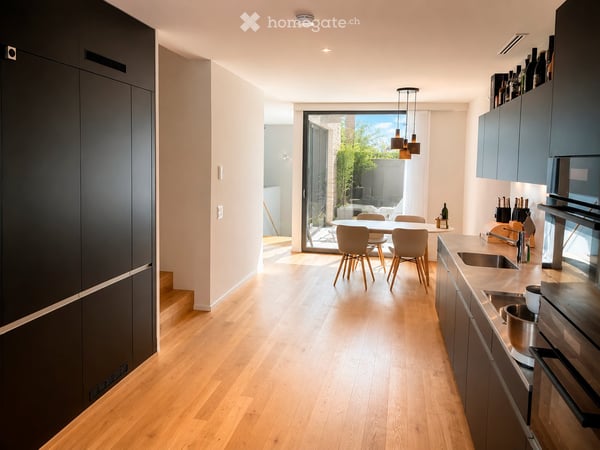 Gepflegtes, exklusives 5.5-Zi Townhouse in Aarau. Sehr gute Verbindungen nach Zürich, Bern, Basel. 5