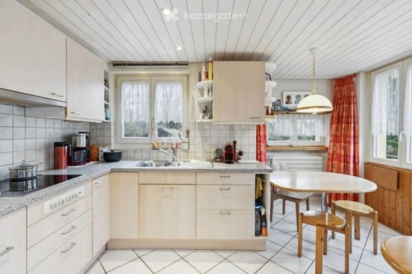 Charmantes 4.5-Zimmer-Doppelhaus mit grossem Garten an ruhiger Lage in Brugg 8