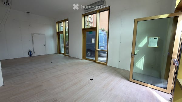 Ladenfläche genau am Bahnhof Hegi 3