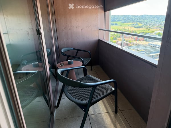 Möblierte 2.5-Z-Wohnung im 19. Stock mit Panoramablick / Furnished 2.5-rom with panoramic views 7