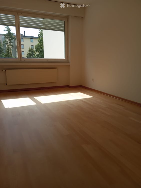 Schöne 4.5 Zimmer Wohnung in Höngg mit Parkplatz 3