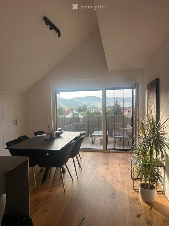 Preiswerte & grosszügige Maisonettewohnung mit 2 Terrassen 1