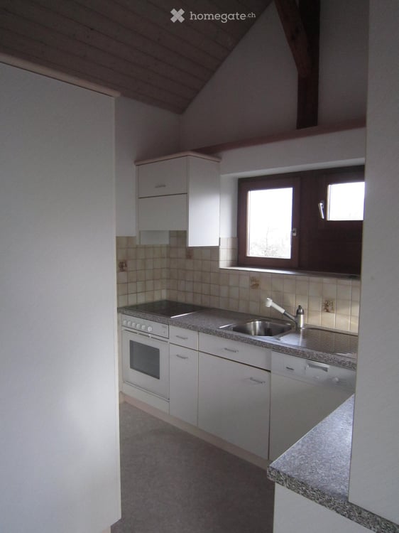 Charmante 2.5-Zimmer-Dachwohnung in Würenlos 3