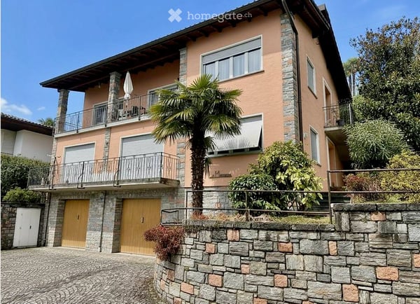 Ampio appartamento di 5 locali con una splendida vista a Porza 2