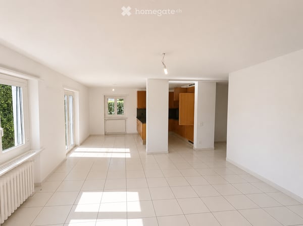 Ampio appartamento di 5 locali con una splendida vista a Porza 3