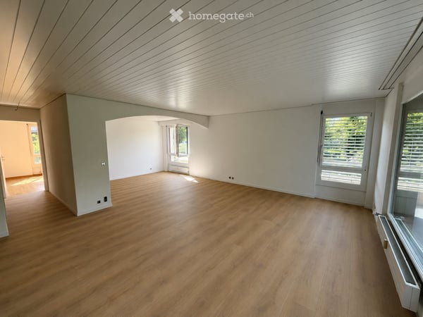 Helle 4.5-Zimmer-Wohnung mit Balkon und Einstellhalle in Belp 2