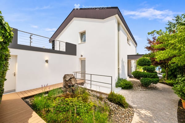 Exklusive Rheinvilla mit Pool und unverbaubarem Panoramablick 16